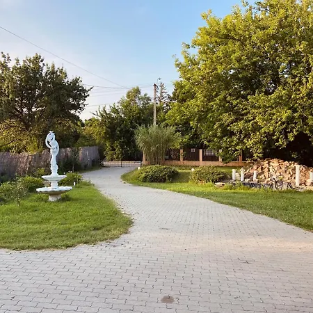 Baber Apartmanhaz Balatonakarattya 3* بالاتونكينيشي