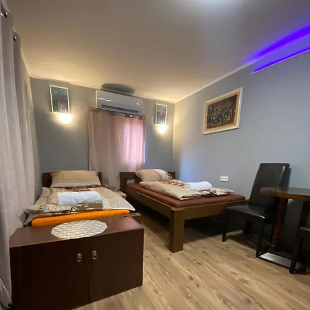 ゲストハウス Baber Apartmanhaz Balatonakarattya バラトンケネシェ